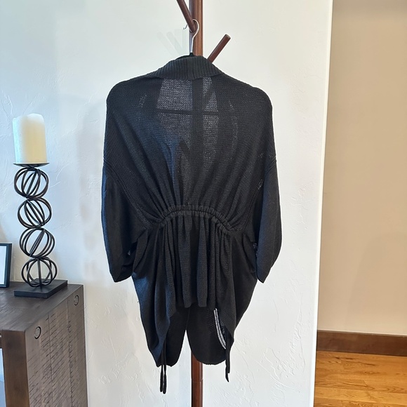 Lululemon Breeze Easy Wrap in Heathered Black (Size 4) - Picture 9 of 10